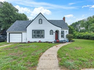 605 W Crockett Street, Ennis, TX 75119