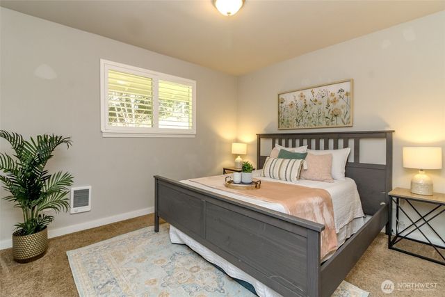 955 California Avenue SE, Port Orchard, WA 98366