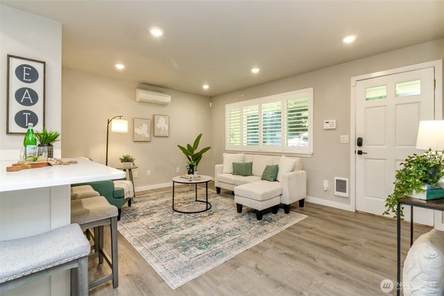 955 California Avenue SE, Port Orchard, WA 98366