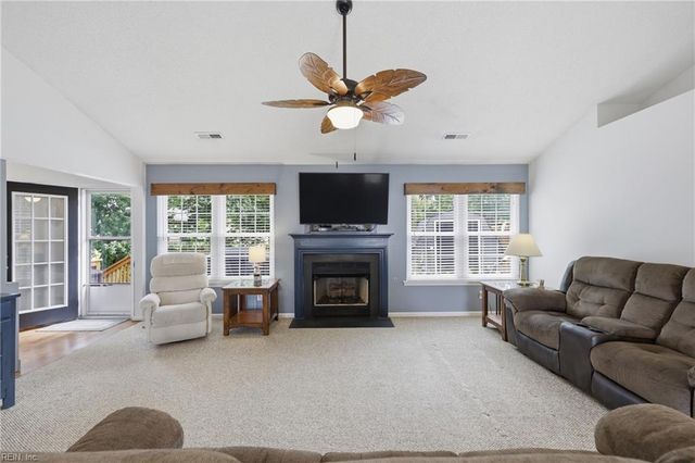 15094 Larkspur CT, Carrollton, VA 23314
