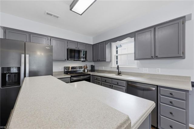 15094 Larkspur CT, Carrollton, VA 23314