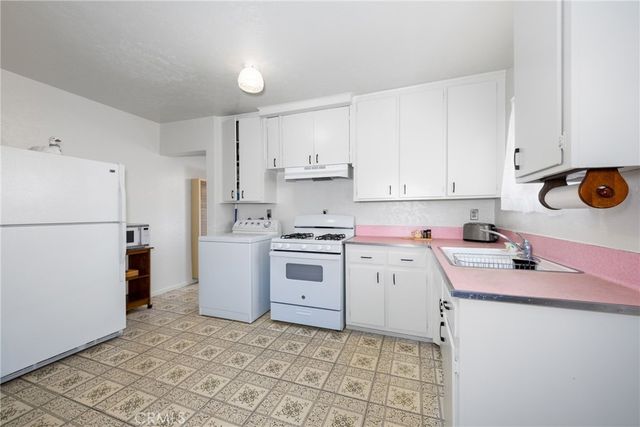 824 E I Street, Ontario, CA 91764