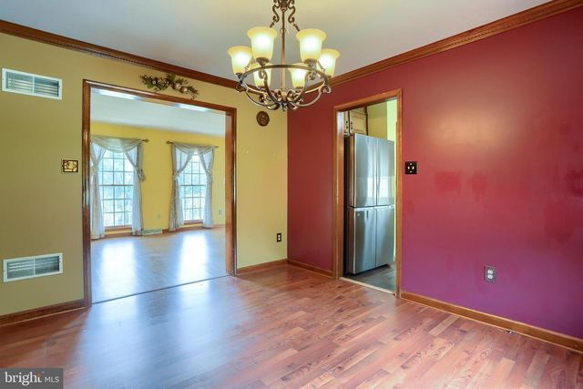 888 SUNNY HILL LN, Harrisburg, PA 17111
