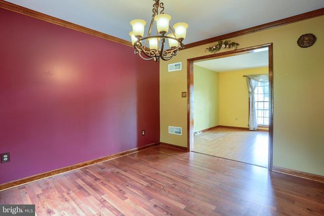 888 SUNNY HILL LN, Harrisburg, PA 17111