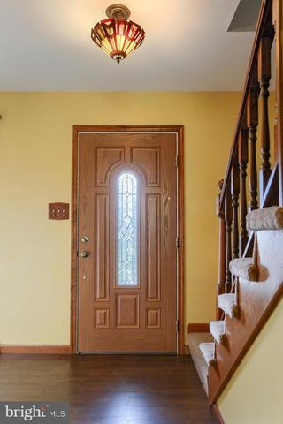 888 SUNNY HILL LN, Harrisburg, PA 17111