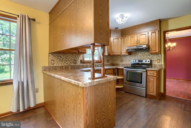 888 SUNNY HILL LN, Harrisburg, PA 17111