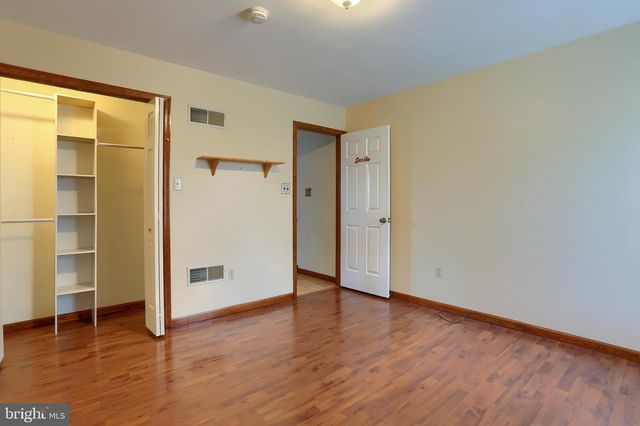 888 SUNNY HILL LN, Harrisburg, PA 17111