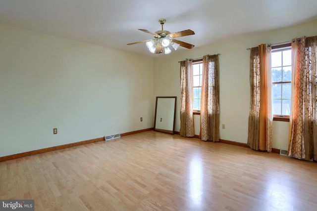888 SUNNY HILL LN, Harrisburg, PA 17111