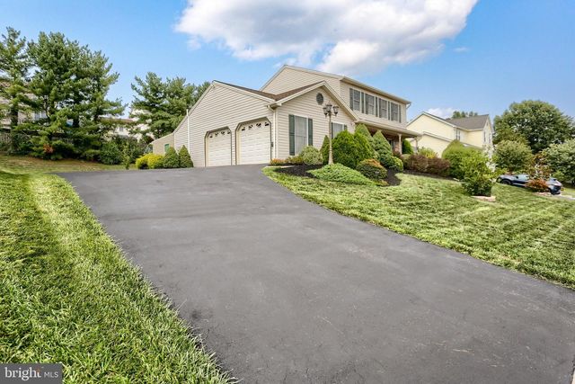 888 SUNNY HILL LN, Harrisburg, PA 17111