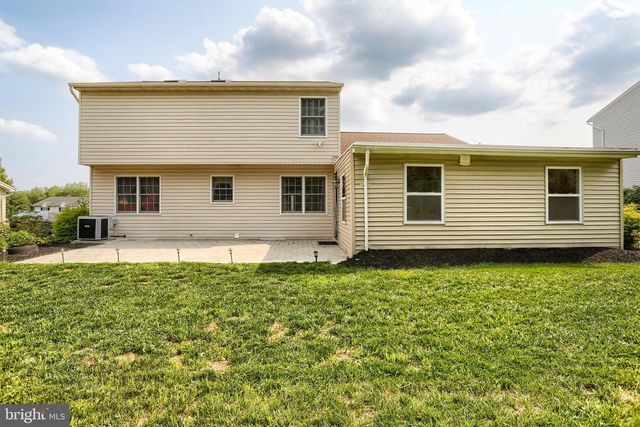 888 SUNNY HILL LN, Harrisburg, PA 17111