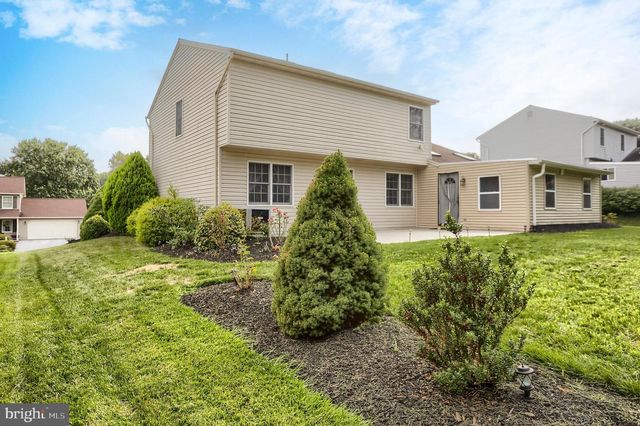 888 SUNNY HILL LN, Harrisburg, PA 17111