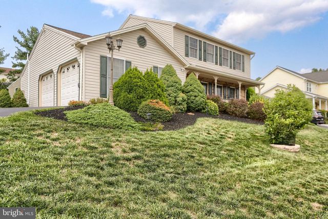 888 SUNNY HILL LN, Harrisburg, PA 17111