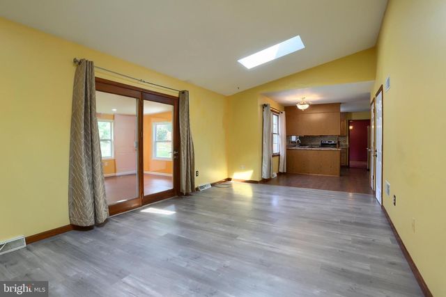 888 SUNNY HILL LN, Harrisburg, PA 17111