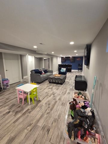 5537 S Massasoit Avenue, Chicago, IL 60638