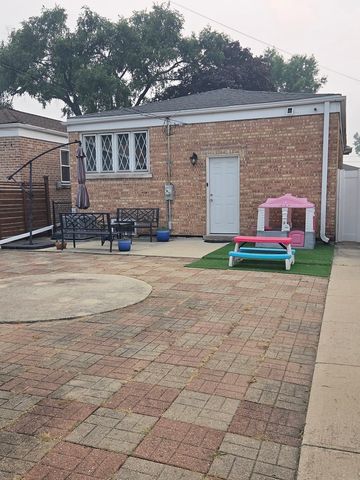 5537 S Massasoit Avenue, Chicago, IL 60638