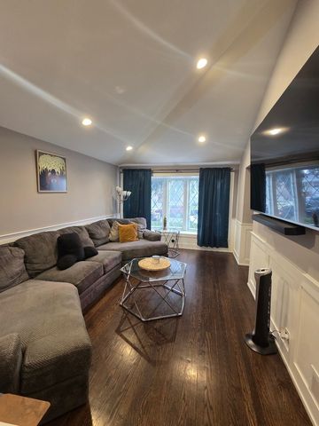5537 S Massasoit Avenue, Chicago, IL 60638