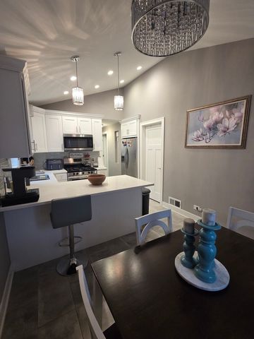 5537 S Massasoit Avenue, Chicago, IL 60638