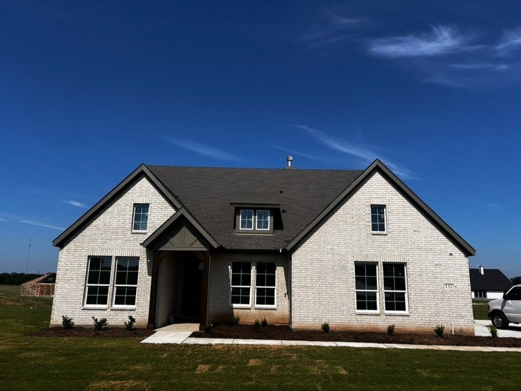 132 Hillview Trail, Decatur, TX 76234