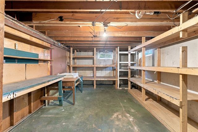 45 Dupont Circle, North Kingstown, RI 02852