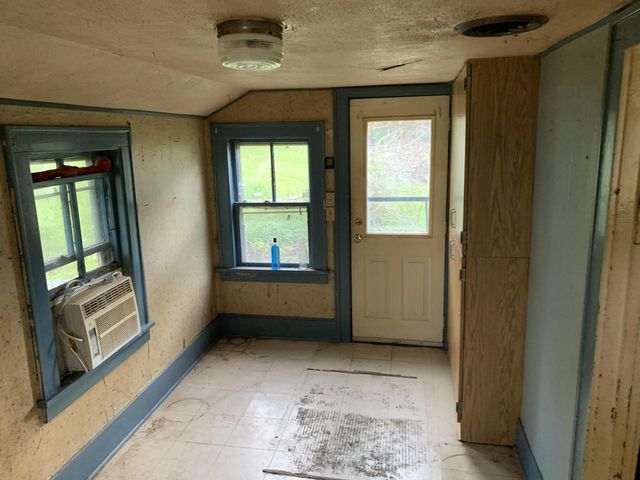 N76W28065 Center Oak ROAD, Hartland, WI 53029