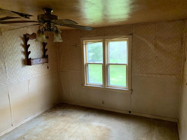 N76W28065 Center Oak ROAD, Hartland, WI 53029