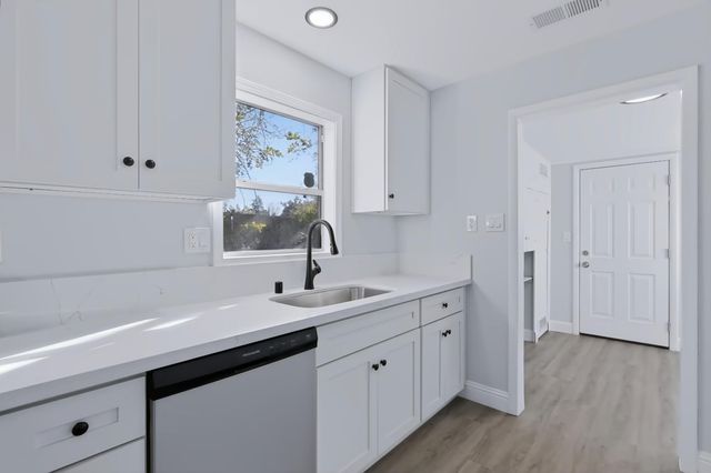 2941 clay St, Sacramento, CA 95815