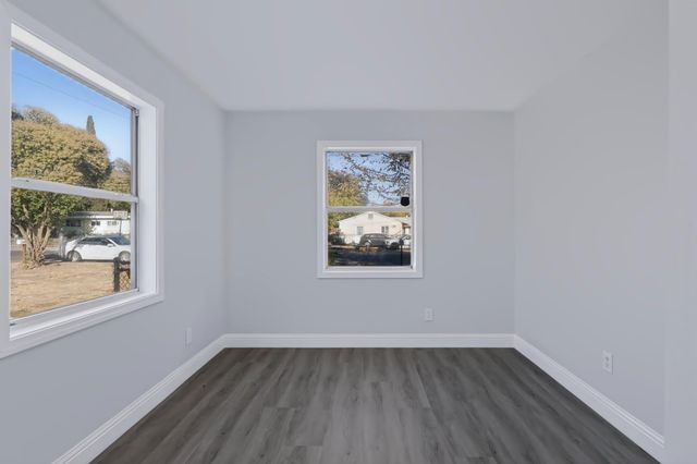2941 clay St, Sacramento, CA 95815