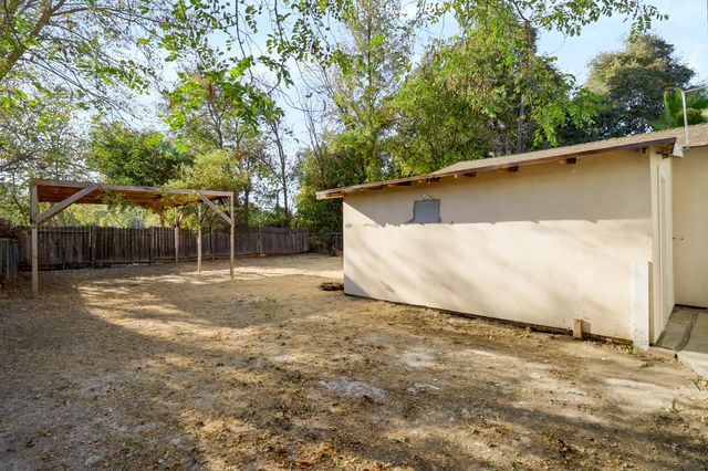 2941 clay St, Sacramento, CA 95815
