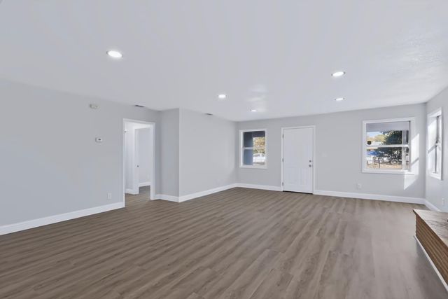 2941 clay St, Sacramento, CA 95815