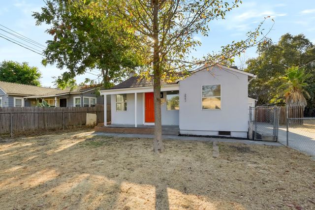 2941 clay St, Sacramento, CA 95815