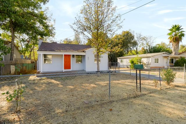 2941 clay St, Sacramento, CA 95815