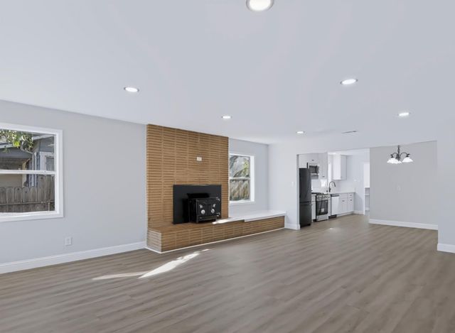 2941 clay St, Sacramento, CA 95815