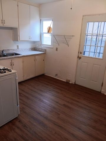 230 Espanola Street NE, Albuquerque, NM 87108