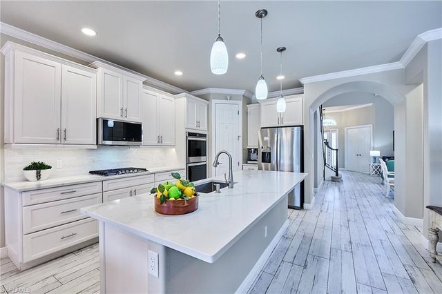 12702 Aviano DR, Naples, FL 34105