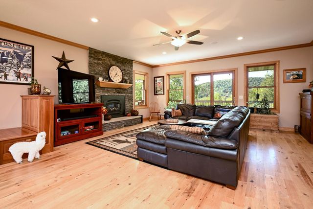 24242 Pfeiffer Hill Road, Wilson Twp, MN 55987