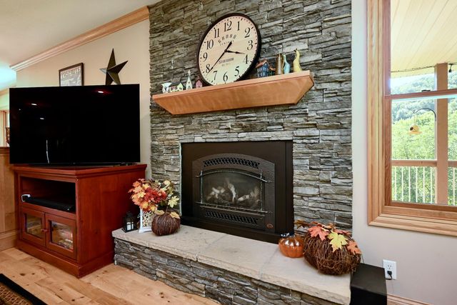 24242 Pfeiffer Hill Road, Wilson Twp, MN 55987