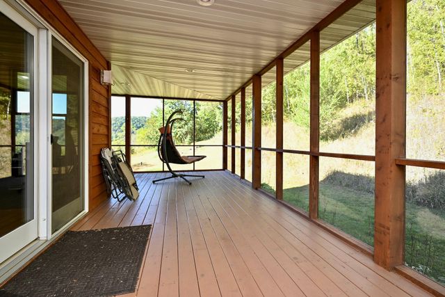 24242 Pfeiffer Hill Road, Wilson Twp, MN 55987