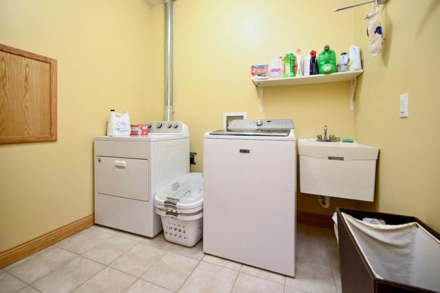 24242 Pfeiffer Hill Road, Wilson Twp, MN 55987