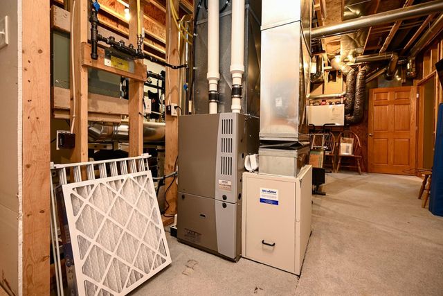 24242 Pfeiffer Hill Road, Wilson Twp, MN 55987