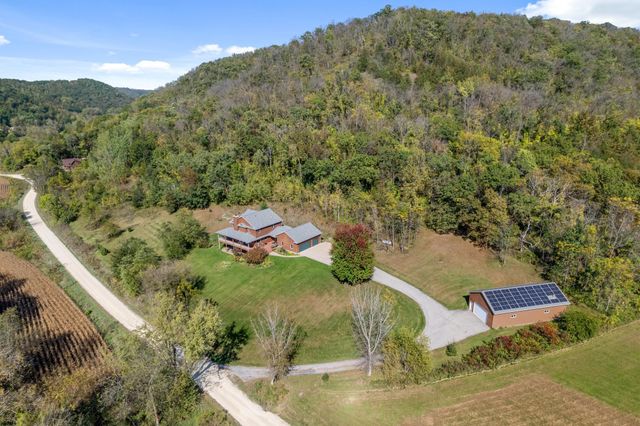 24242 Pfeiffer Hill Road, Wilson Twp, MN 55987