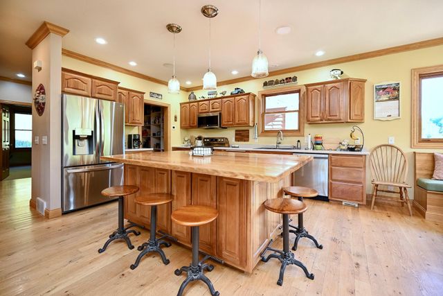 24242 Pfeiffer Hill Road, Wilson Twp, MN 55987