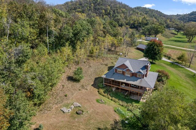 24242 Pfeiffer Hill Road, Wilson Twp, MN 55987