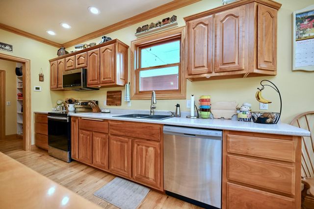 24242 Pfeiffer Hill Road, Wilson Twp, MN 55987