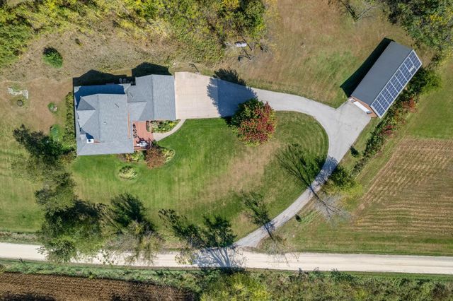 24242 Pfeiffer Hill Road, Wilson Twp, MN 55987