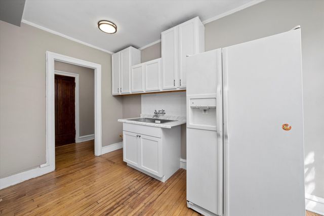 3017 E 78TH Street 4B, Chicago, IL 60649