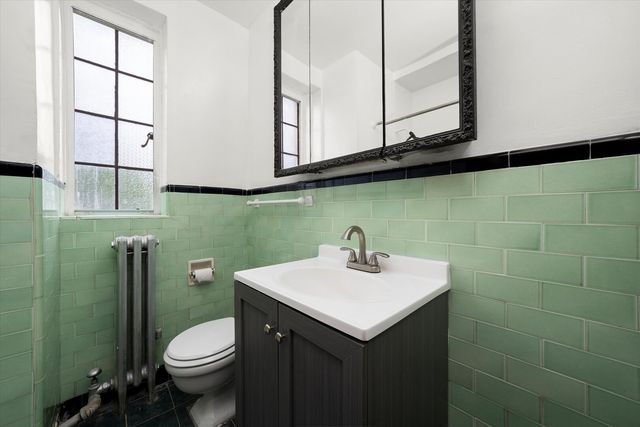 3017 E 78TH Street 4B, Chicago, IL 60649