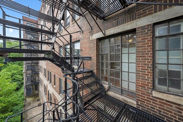 3017 E 78TH Street 4B, Chicago, IL 60649