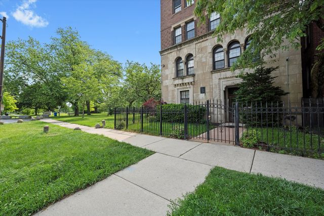 3017 E 78TH Street 4B, Chicago, IL 60649