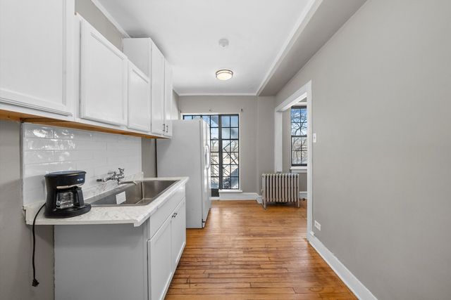 3017 E 78TH Street 4B, Chicago, IL 60649