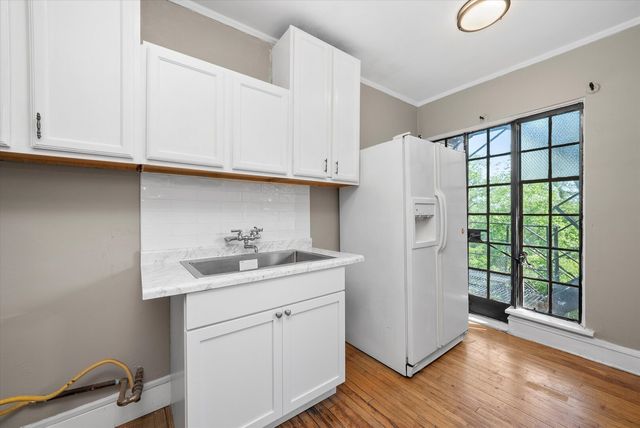 3017 E 78TH Street 4B, Chicago, IL 60649